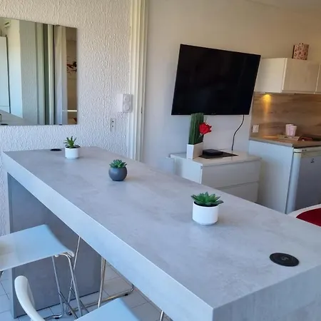 Naturiste Cap D'agde Port Venus 104