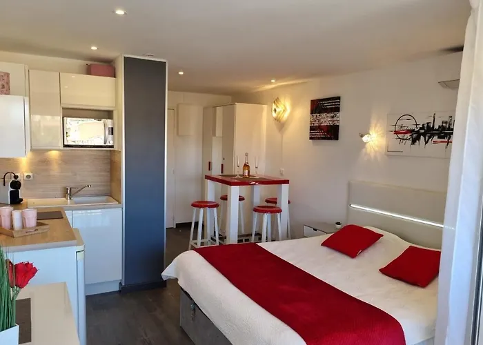 Naturiste Cap D'agde Port Venus 104